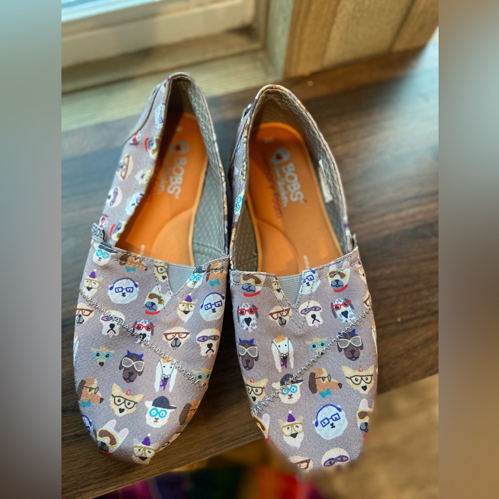 Bob’s for Dogs women’s size 8